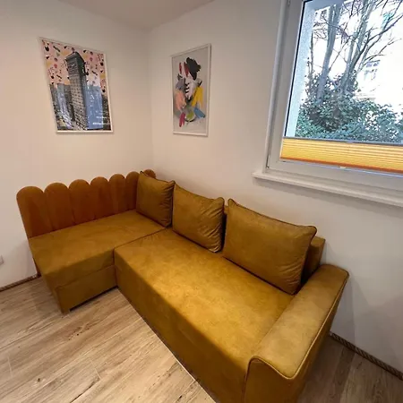 Apartament Szczęśliwa 13 *