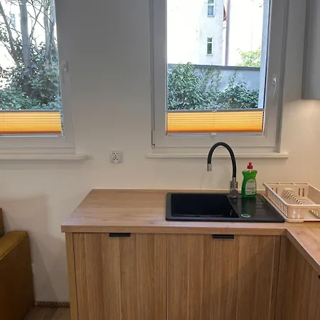 Apartament Szczęśliwa 13 *
