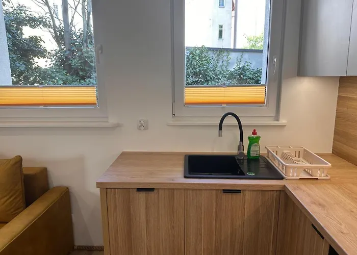 Apartament Szczęśliwa 13 *